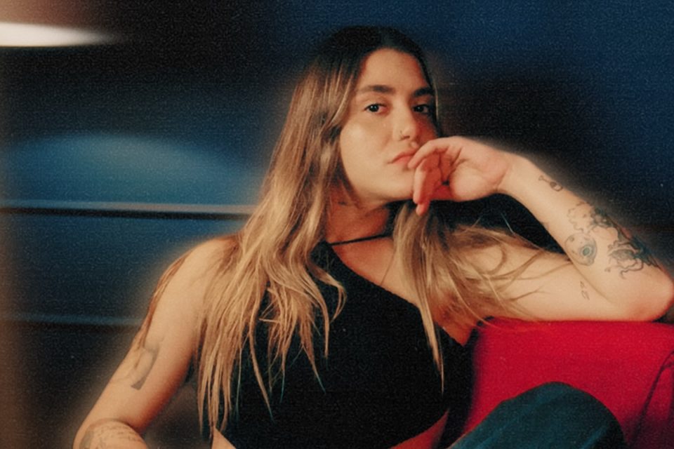 Cynthia Luz revisita sucessos e estreia nova fase com o projeto “Duo”
